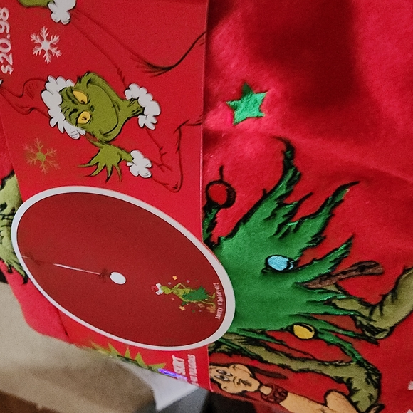 BNWT The GRINCH 48" Christmas tree skirt-Merry Whatever on the skirt. - Picture 3 of 9